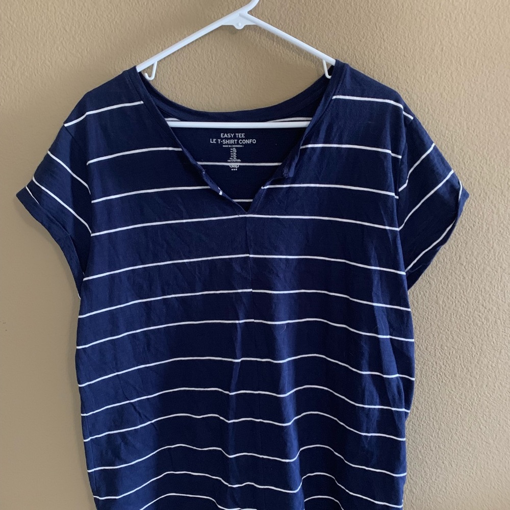 Gap t shirt